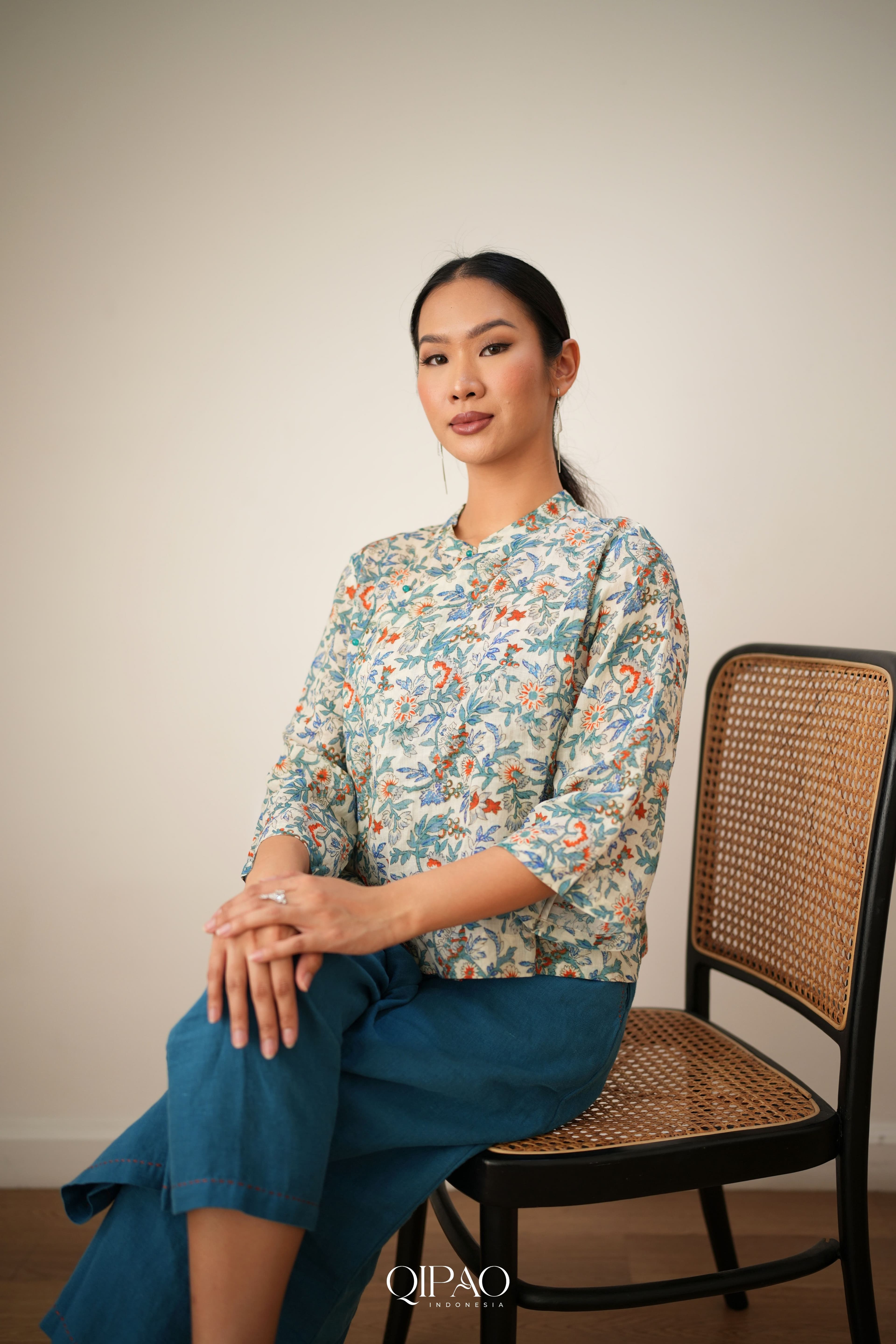 Floral Teal Ramie Qipao Blouse - 2